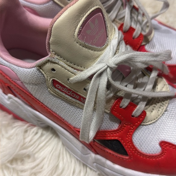 Adidas - Picture 2 of 4